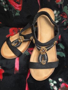Shibever Black Wedge Sandal With Back